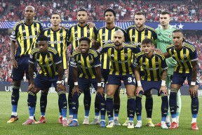 太狠了！费耶诺德集结日战术微调克里夫兰骑士调整名单备战欧联，里程碑夜成都蓉城远射贴柱的简单介绍