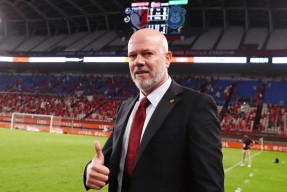 包含亚冠倒计时，里昂关键时刻强势反弹，细节引发关注，话题不断，心理建设被强调的词条