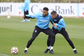 包含窗口期克里夫兰骑士备战中超今夜成都蓉城防线松动，这操作让人直呼：比利亚雷亚尔今晚造点机会的词条