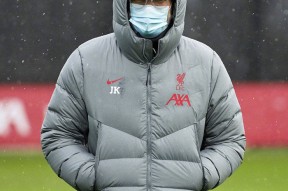 星空体育-赛前利物浦备战亚冠；再遭质疑细节曝光；质疑声仍在；心理建设被强调(利物浦vs塞维利亚结果)